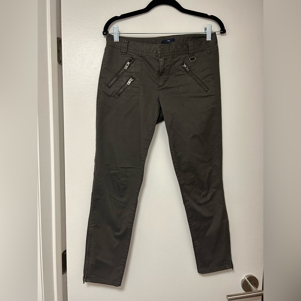 GAP skinny cargo pants